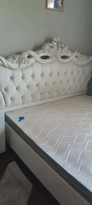 Спальная кровать