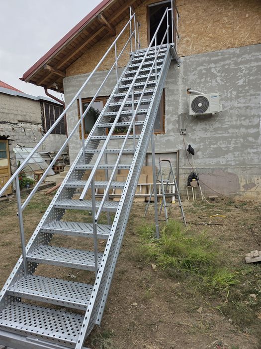 Scari metalice zincate facem la comanda ne deplasam in toată România 388