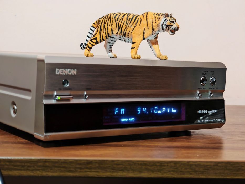 Denon TU-201SA Presta Series. Tuner digital  cu RDS/TEXT. Preț fix !