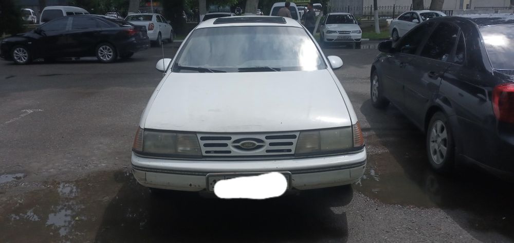 Ford Taurus Super salon