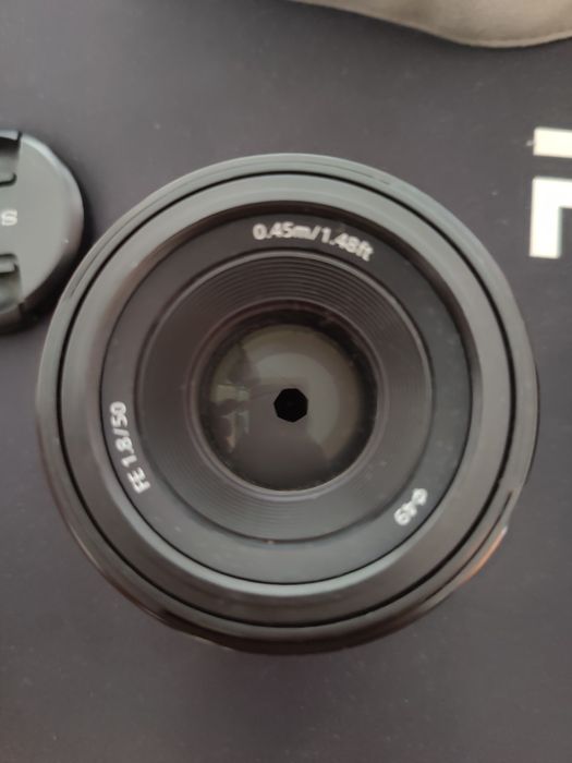Sony A7II cu obiectiv Sony FE 1.8/50mm-vand urgent