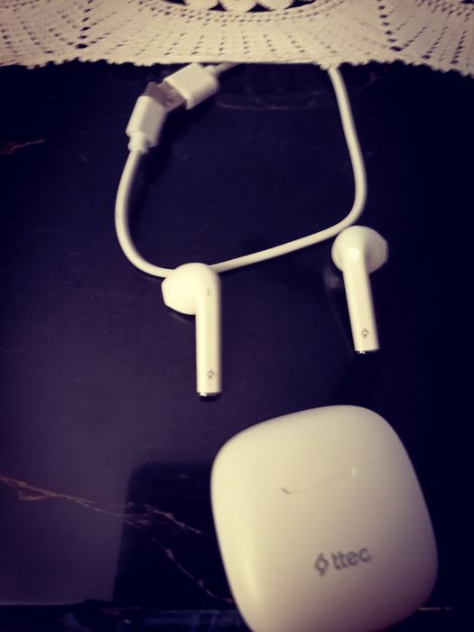 Продавам безжични слушалки