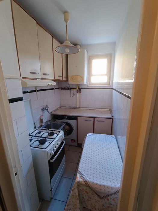 De vânzare apartament 2 camere cu garaj