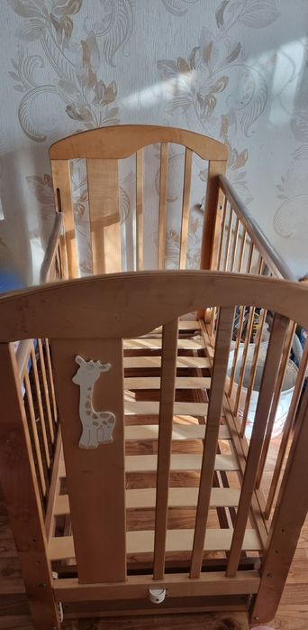 Детская кроватка