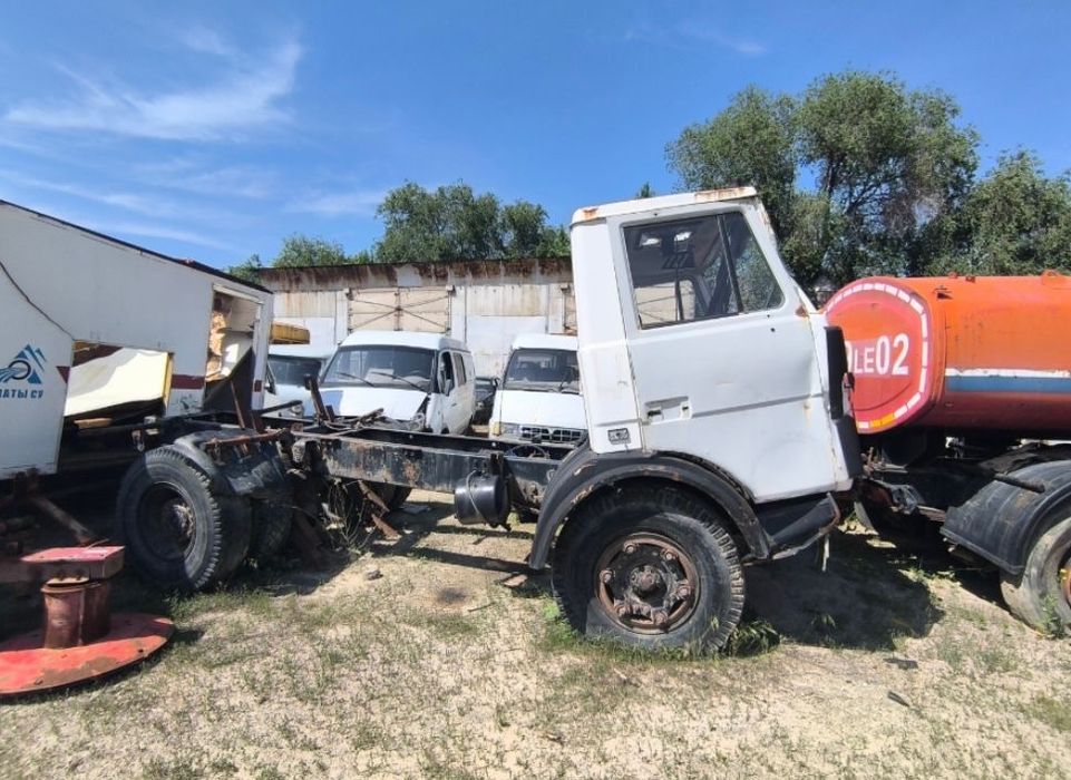 Продается МАЗ 555102