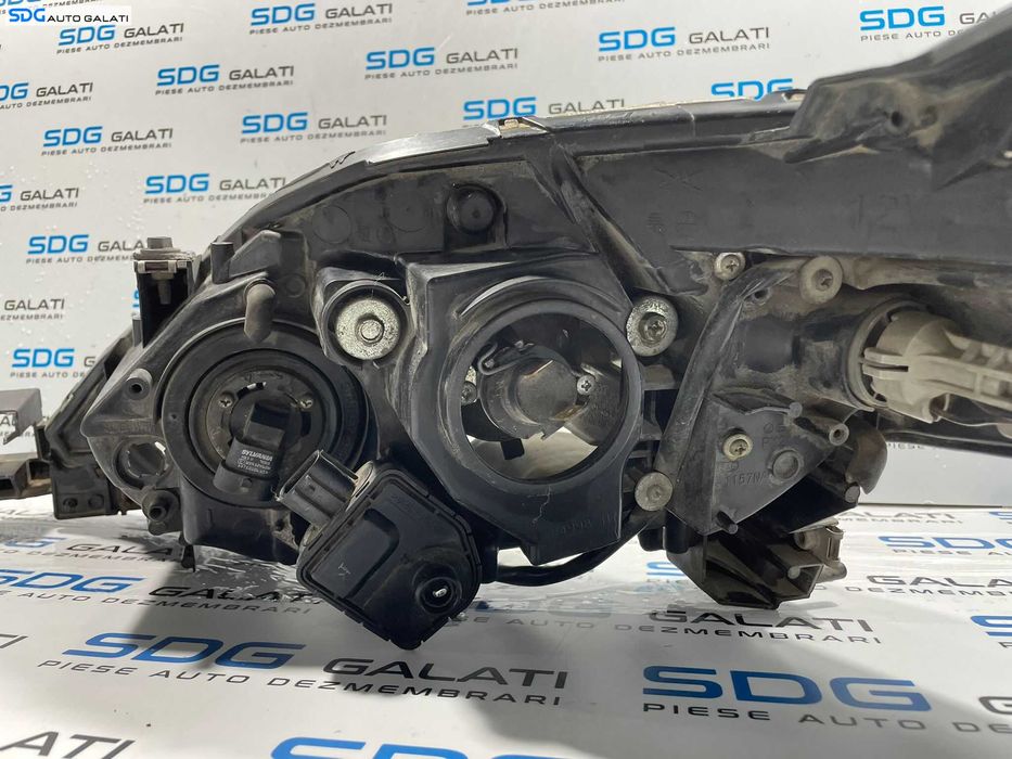 Far Dreapta cu Lupa EUROPA FARA Xenon Mazda 5 2005 - 2010 [L3949]