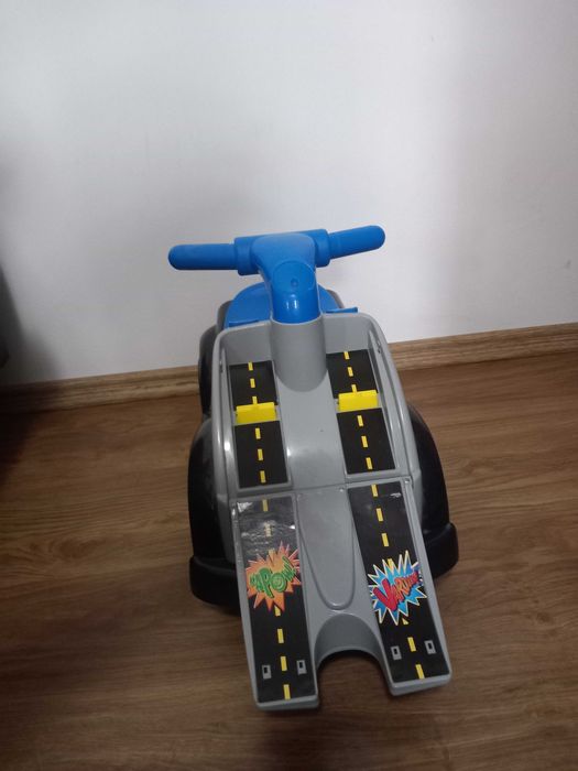 Masinuta de impins Fisher Price