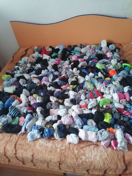 OFERTA : 370 perechi de ciorapi pentru copii