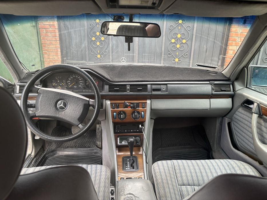 Mersedes benz w124