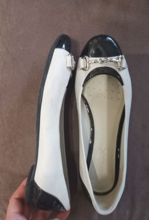 Лачени обувки на Geox