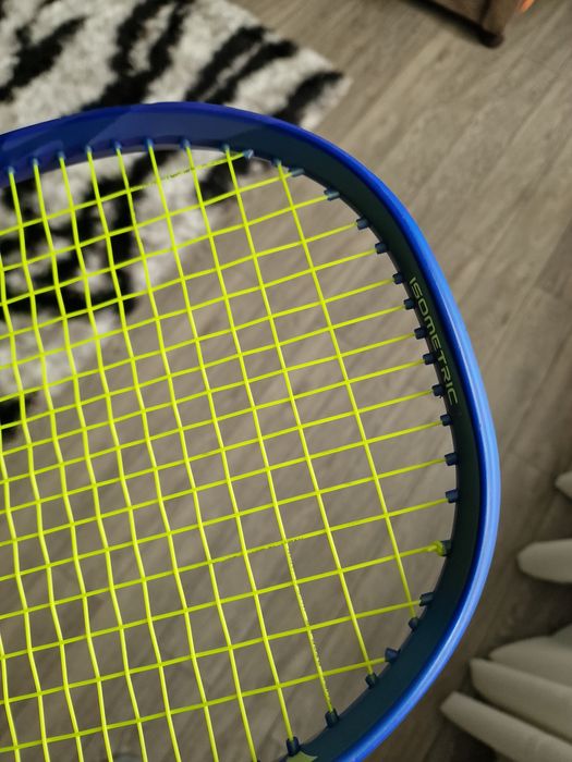 Vand racheta Yonex Ezone 100 prostock model 2025