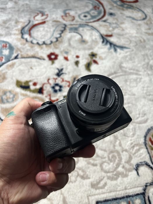 Продается Sony 6400