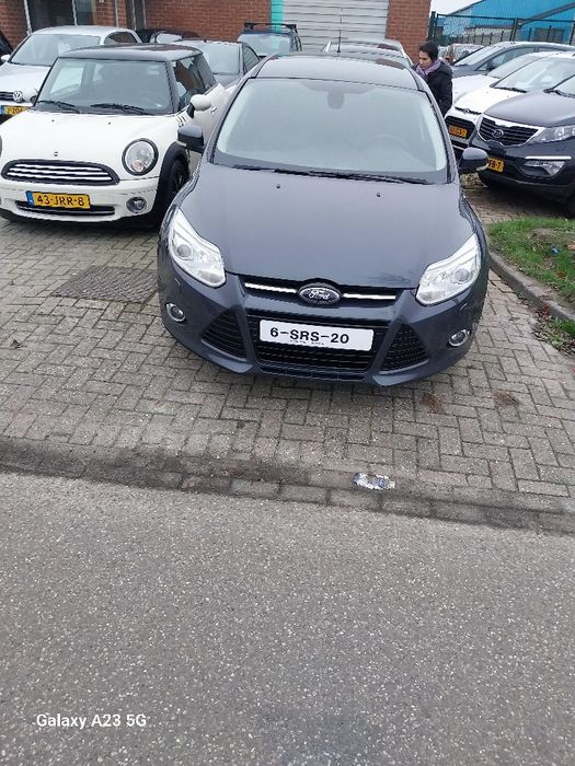 Vând Ford focus an2013