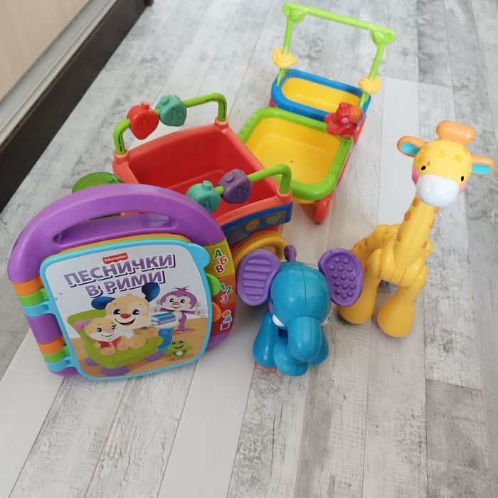 Книжка и влак fisher price