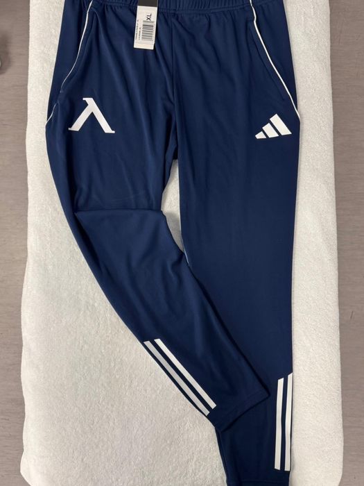 ПФК Левски екипировка/маратонки