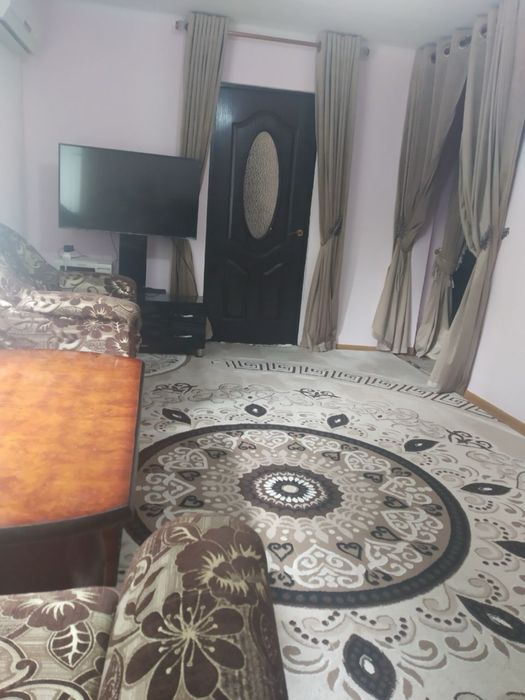 Продаётся 3-комнатная квартира в центре Навои (г. Чирчик).