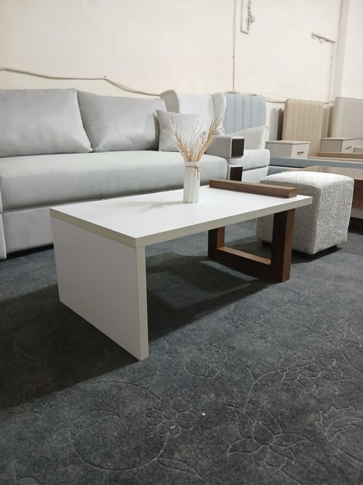 Журнальный столик