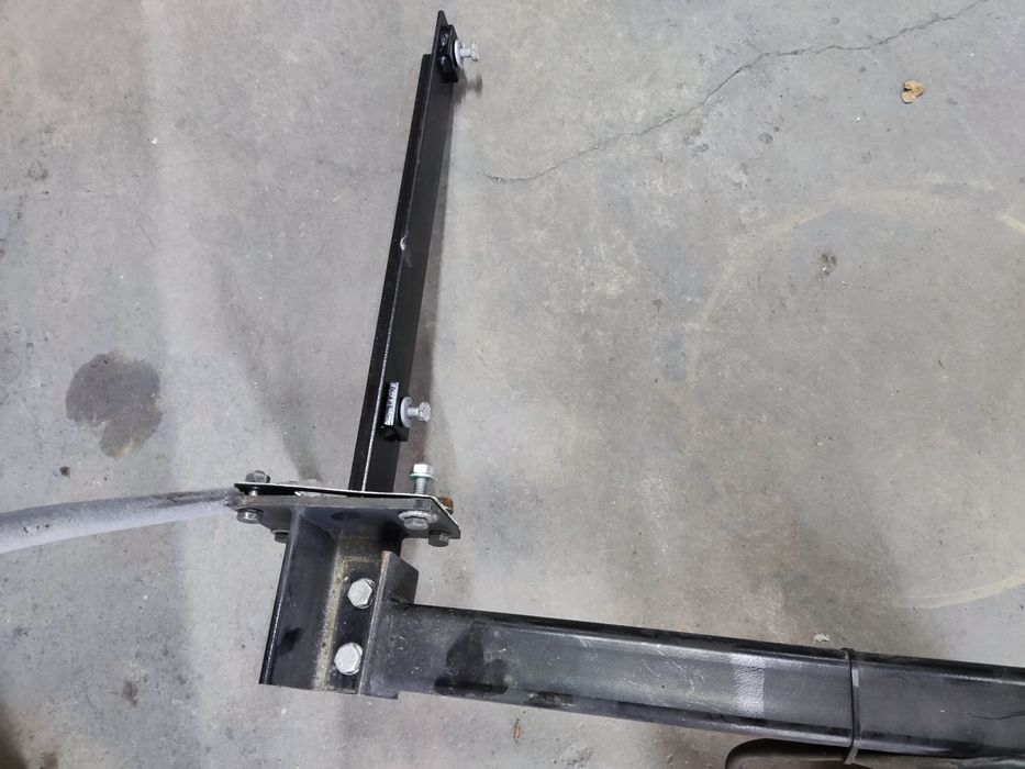 Теглич за Мерцедес Е класа W212 седан