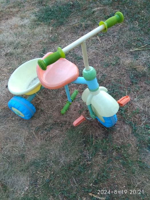 Детско колело запазено.