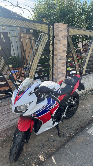 Honda CBR 300R 2015 A2