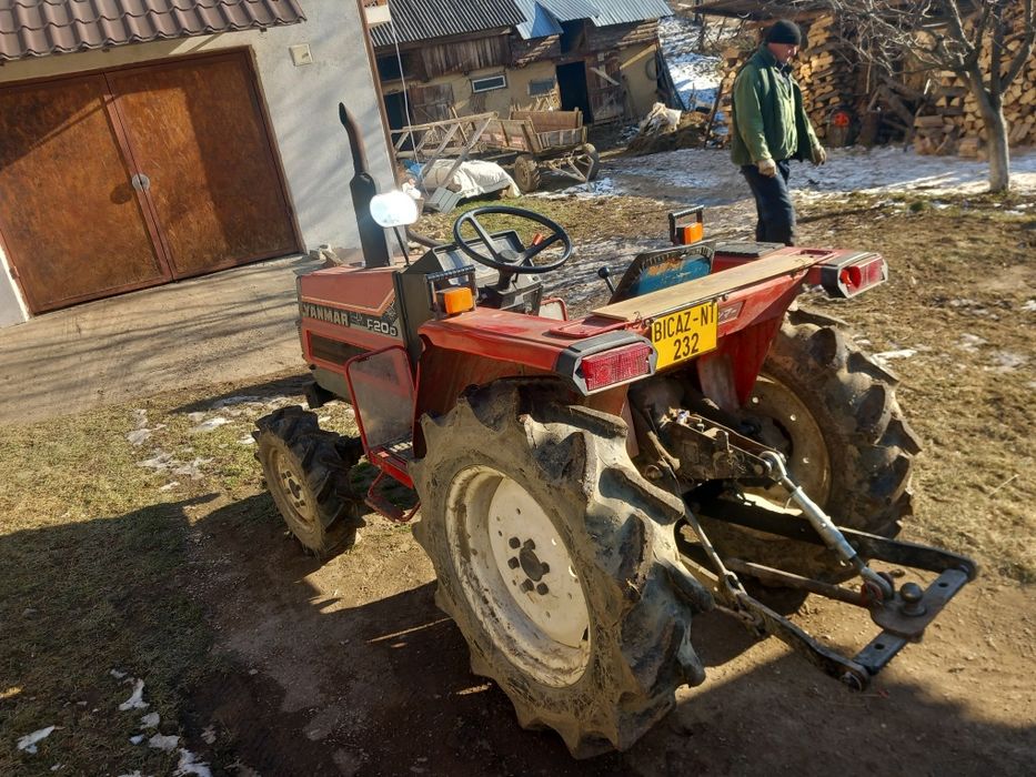 Tractor Japonez  YANNMAR 20D