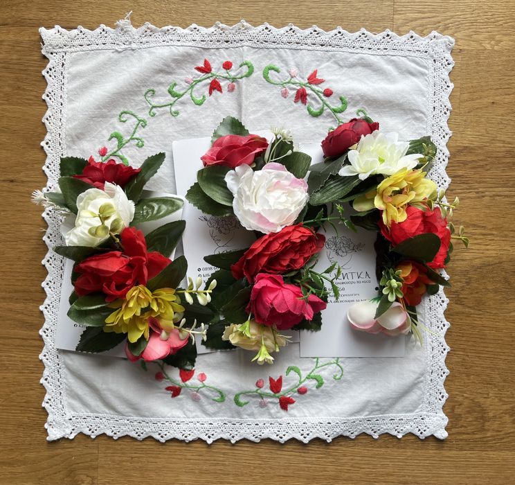 Венче с цветя за носия