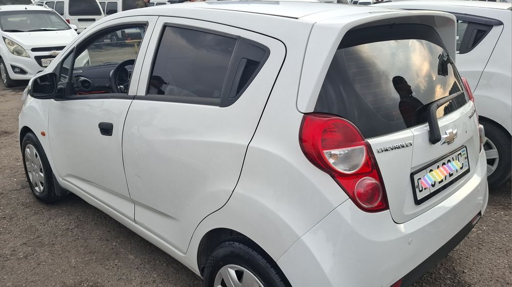 Spark avtomat 2010 yil