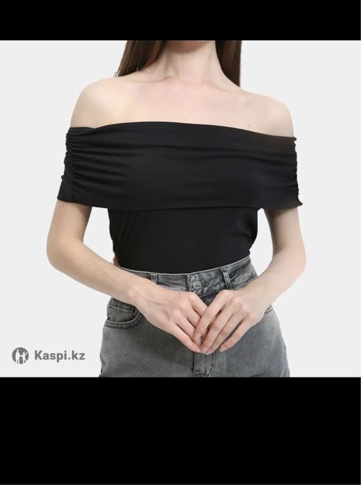 Топ с открытыми плечами