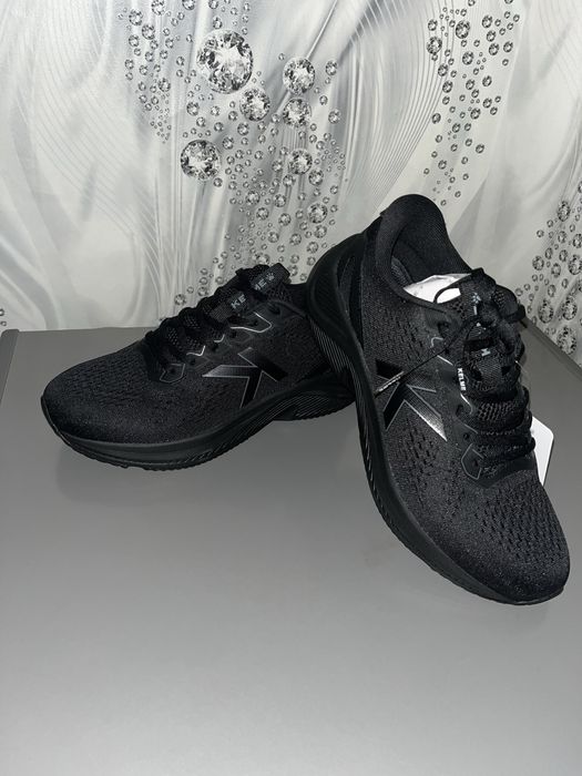 Новые кроссовки KELME , 40 размер