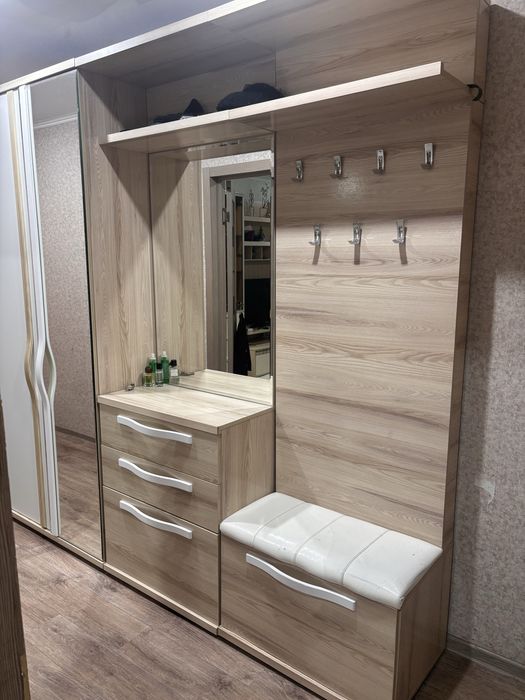 Продам прихожую!