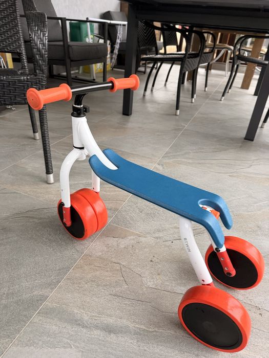 Bicicleta tricicleta pentru copii aproape noua,fara urme de uzura