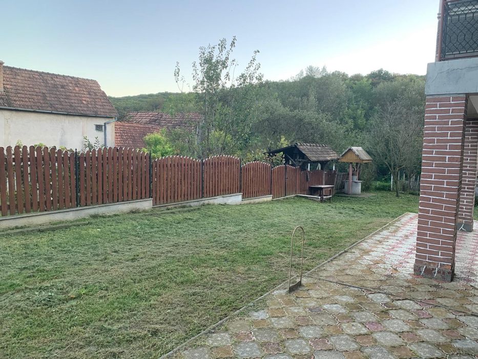 Casă de vanzare 7 camere, sat Valea Lungă comuna Darlos