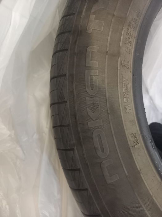 Шины 235/60/18 лето Nokian