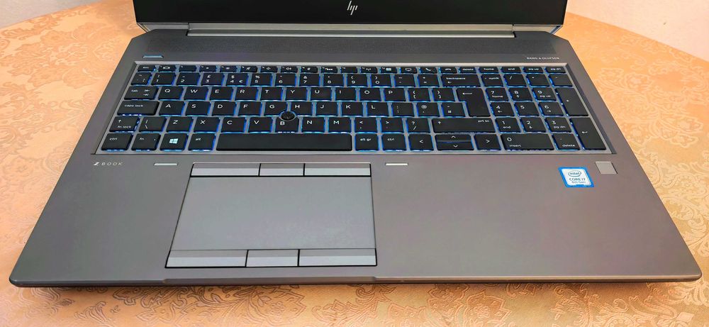 HP ZBook 15 G6/Core i7-9850H/RTX 3000 6GB/16GB RAM/512GB SSD/15.6 IPS