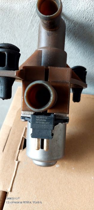 Части за различни автомобили нови.