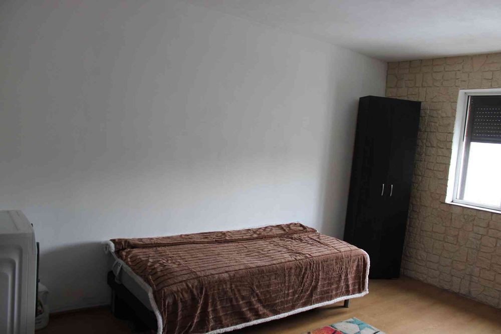 Vând camera de cămin . Bartolomeu Str . Lâni - Vedere 4
