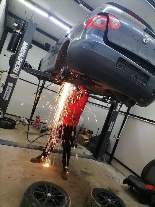 Service auto mobil-Reparatii direct la domiciliu-Tractare platforma