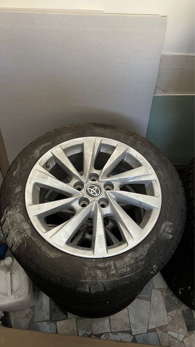 Диска с покрышкой камри 75 оригинал