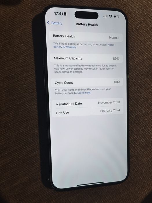 Продавам apple iphone 15 pro max 256gb