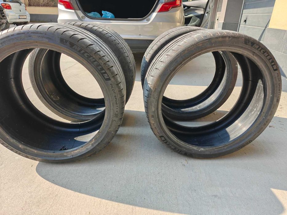 Michelin Pilot Sport 4s 315/30/20 255/35/20