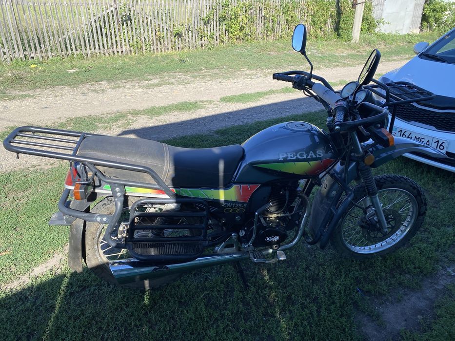 Мотоцикл 200 кубов продам.