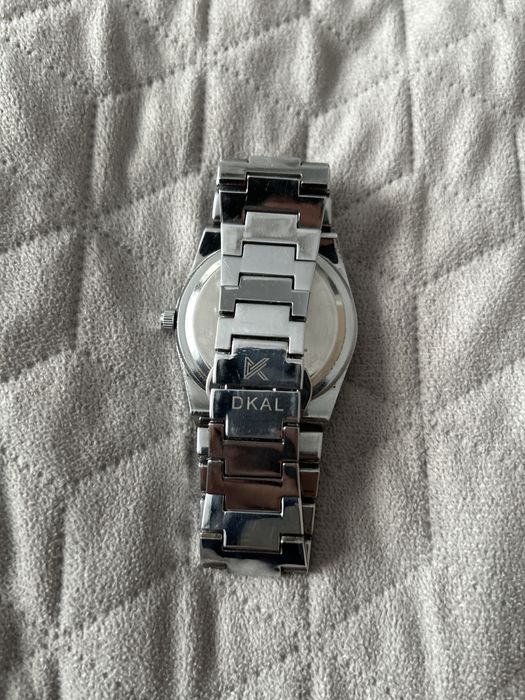 Продам кварцевые часы