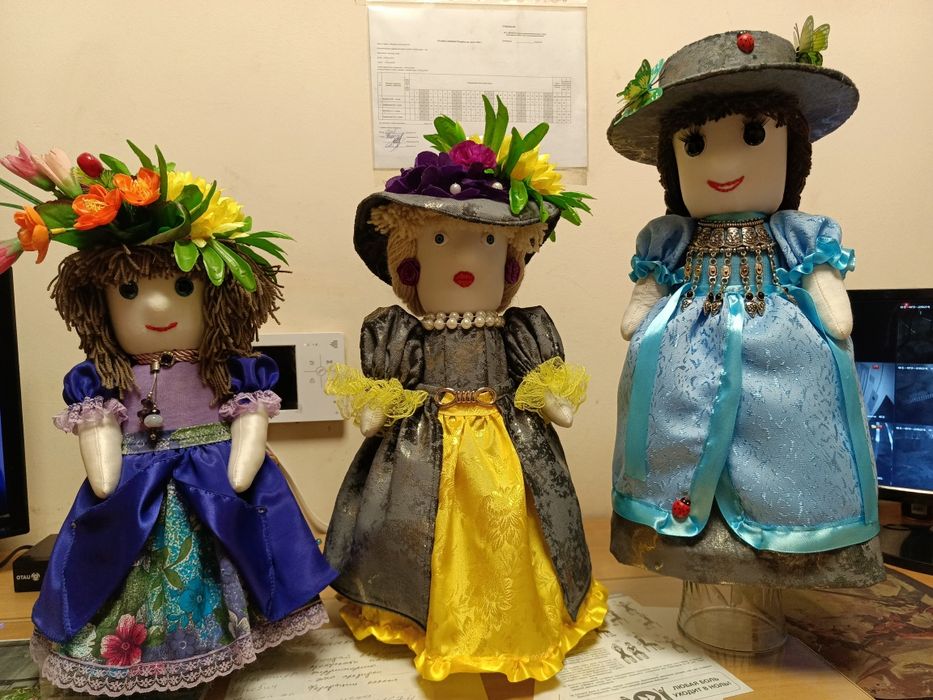 Сувениры ручной работы.