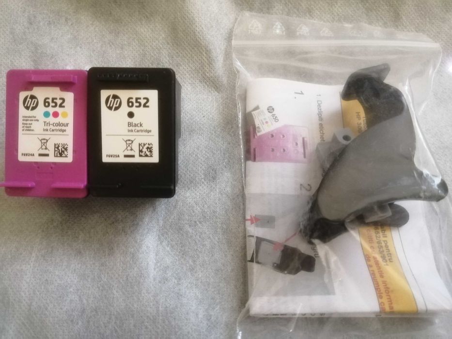 Cartus HP 652 negru si cartus 652 color pentru imprimanta HP plus adaptorul .
