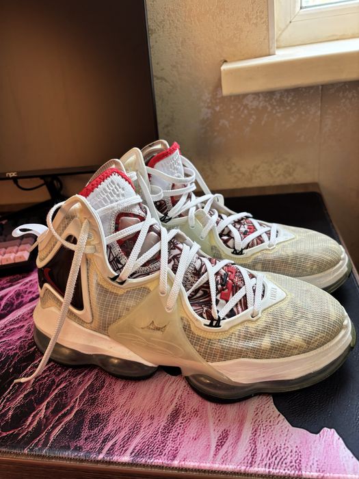 Баскетбольные кроссовки Lebron 19