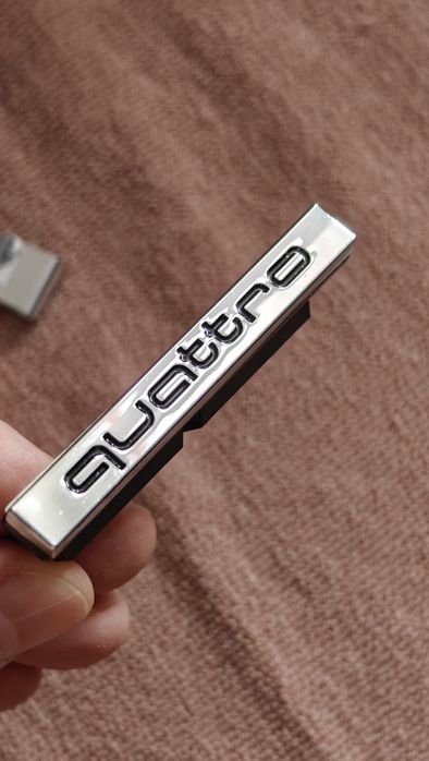 AUDI QUATTRO эмблема на решётку