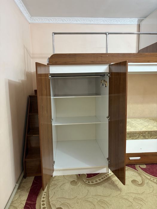 Двухяростная кровать