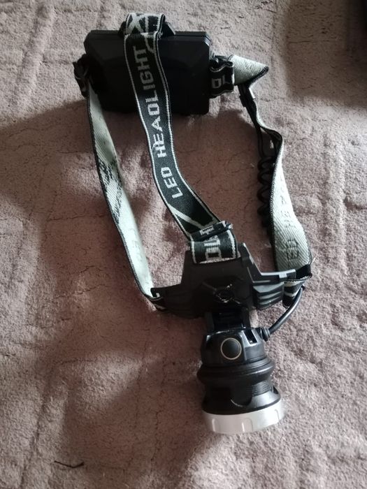 Налобный фонарик.