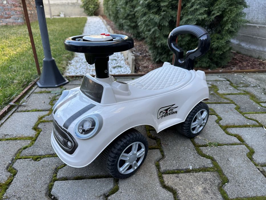 Малка детска кола музикална