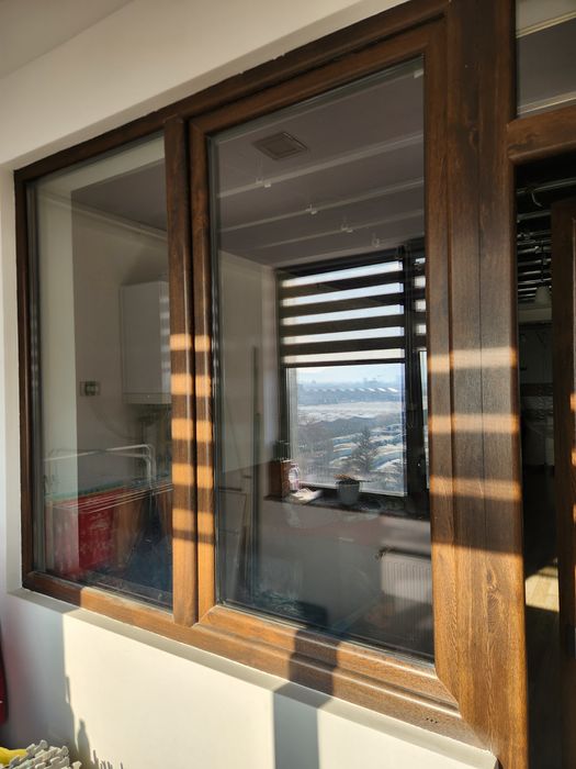 Tâmplărie PVC cu geam termopan, impecabile  maro